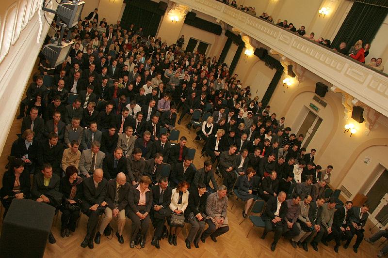 Podlitev 08 - 14.jpg - velika dvorana Celjskega doma je bila skoraj premajhna za vse, ki so prišli na svečan dogodek podelitve diplom.